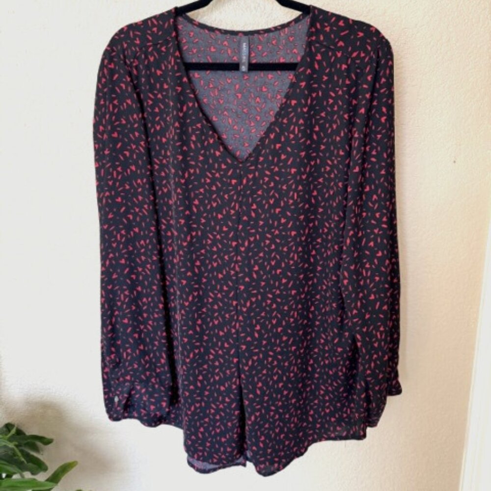 XL Massini Black Blouse with Red Hearts – V-Neck